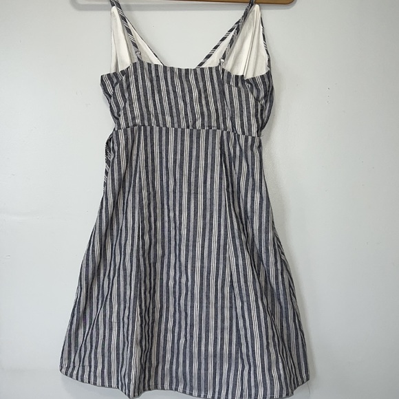 NEW!! Summer Wrap Dress - Picture 5 of 9